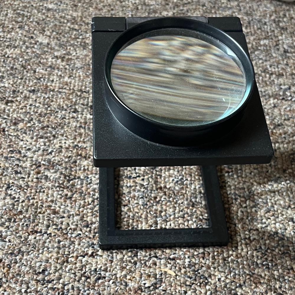 Black Folding Magnifier